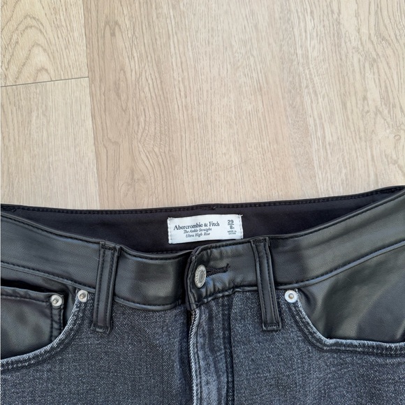 Abercrombie Curve Love Mixed Material Ankle Straight Jeans - Picture 3 of 6